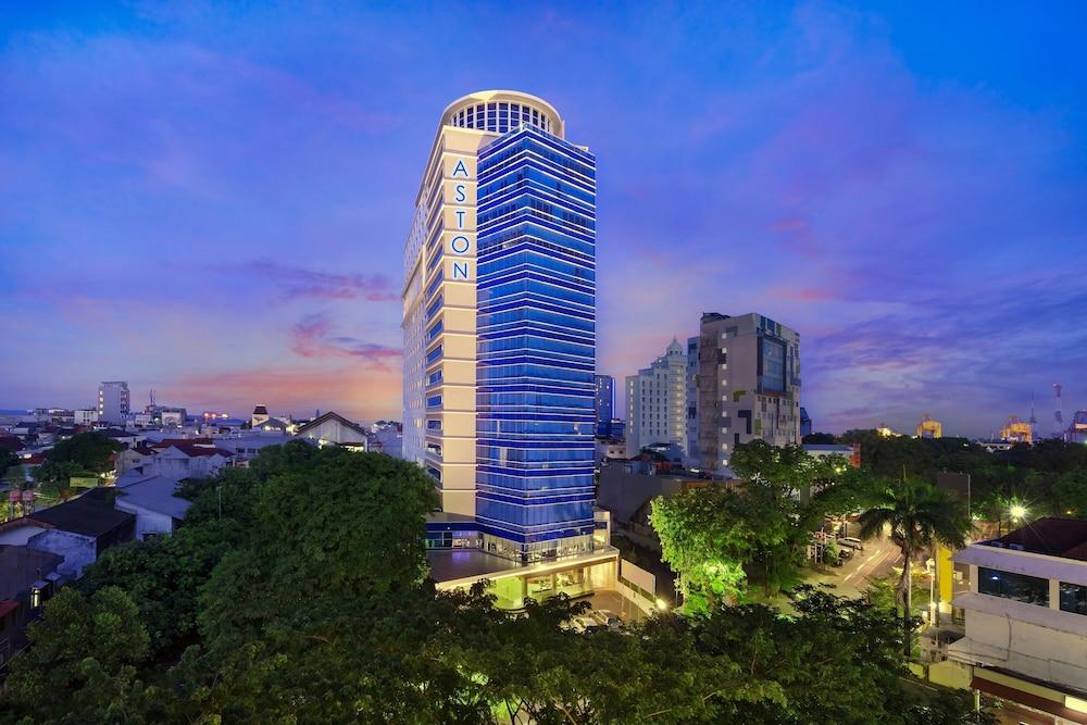 Aston Makassar Hotel & Convention Center Экстерьер фото